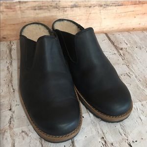 UGG Clogs/Mules